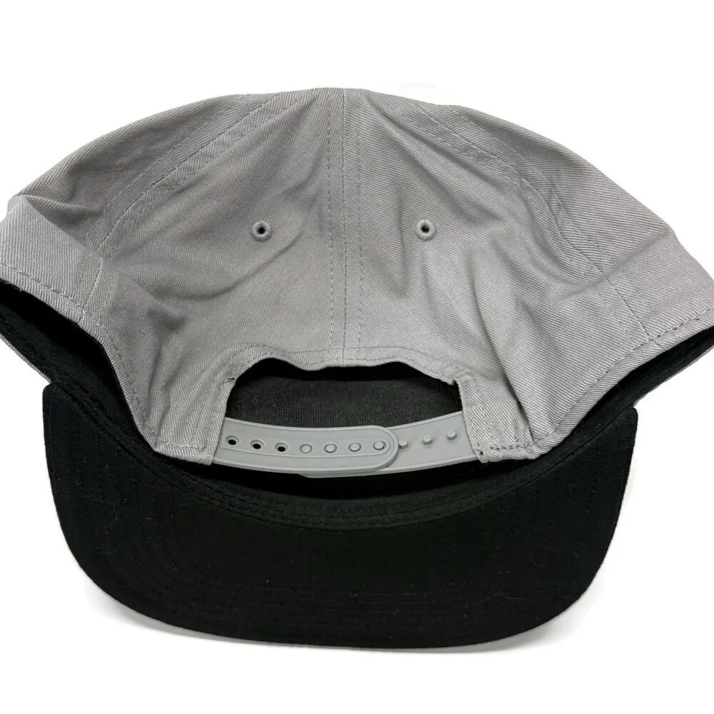 Nintendo‎ NES SnapBack Hat Controller Gray Black Cap Mens Adult
